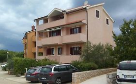 Laura And Nevio Apartments And Rooms